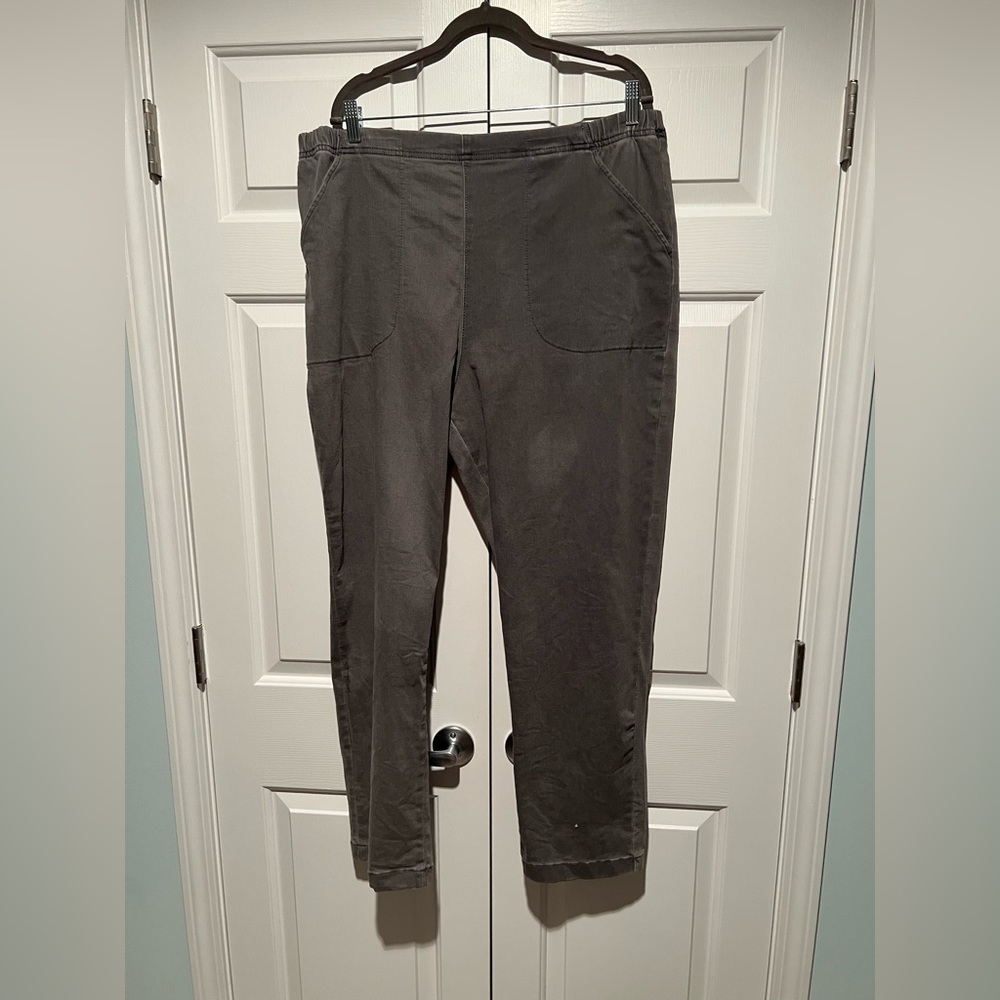 Croft & Barrow Women’s Charcoal Jeans Size 2X NWOT